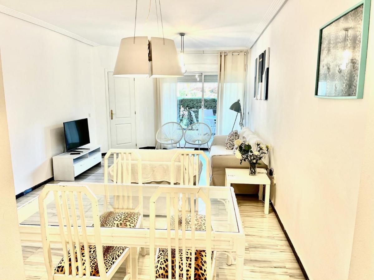 Appartamento Puerto Banus With Private Garden Marbella Esterno foto
