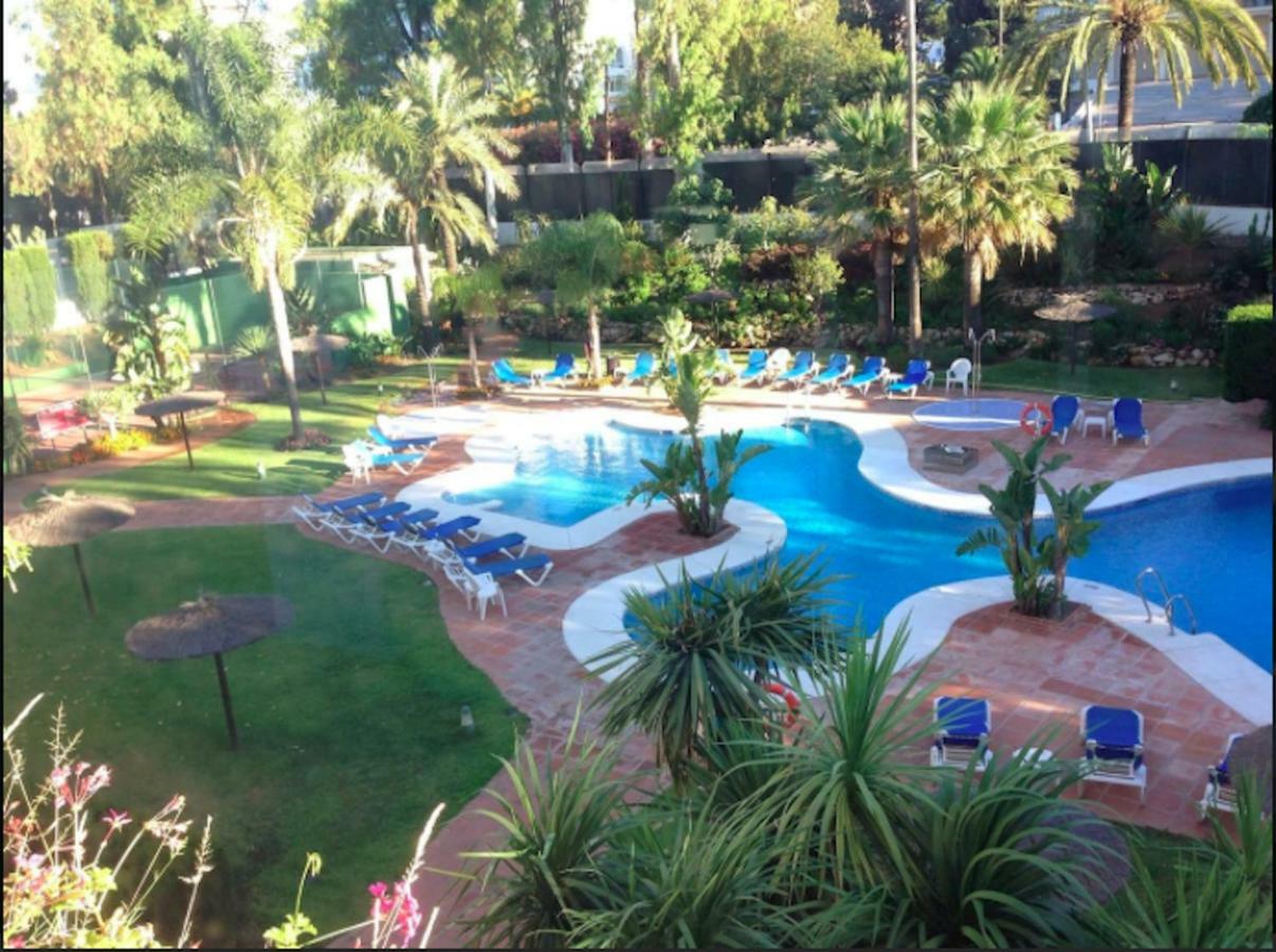 Appartamento Puerto Banus With Private Garden Marbella Esterno foto