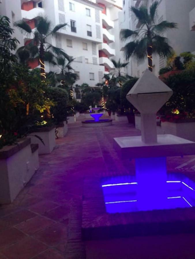 Appartamento Puerto Banus With Private Garden Marbella Esterno foto