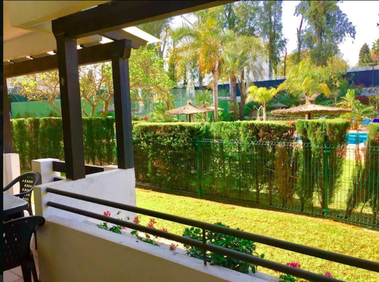 Appartamento Puerto Banus With Private Garden Marbella Esterno foto