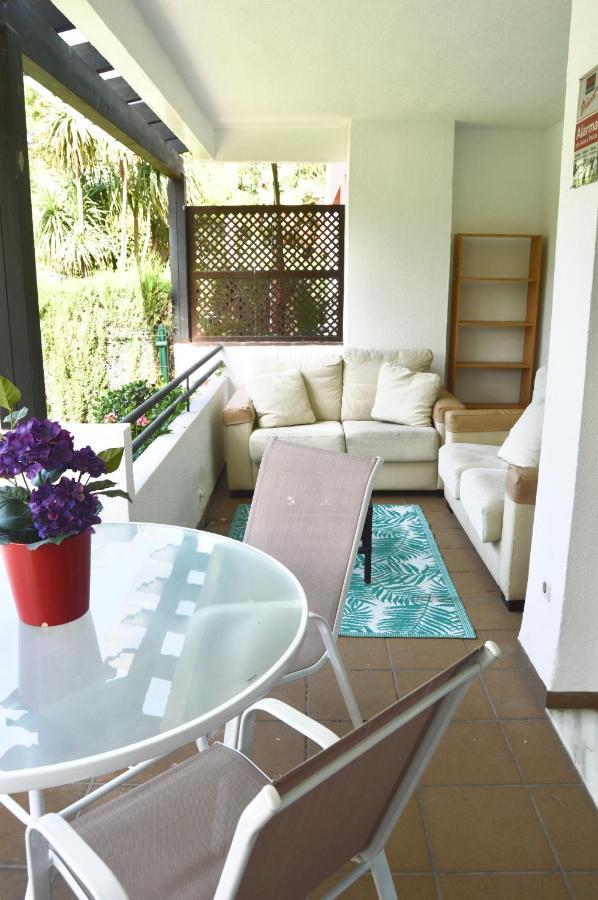 Appartamento Puerto Banus With Private Garden Marbella Esterno foto